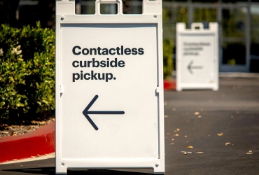 Curbside Pickup Sign